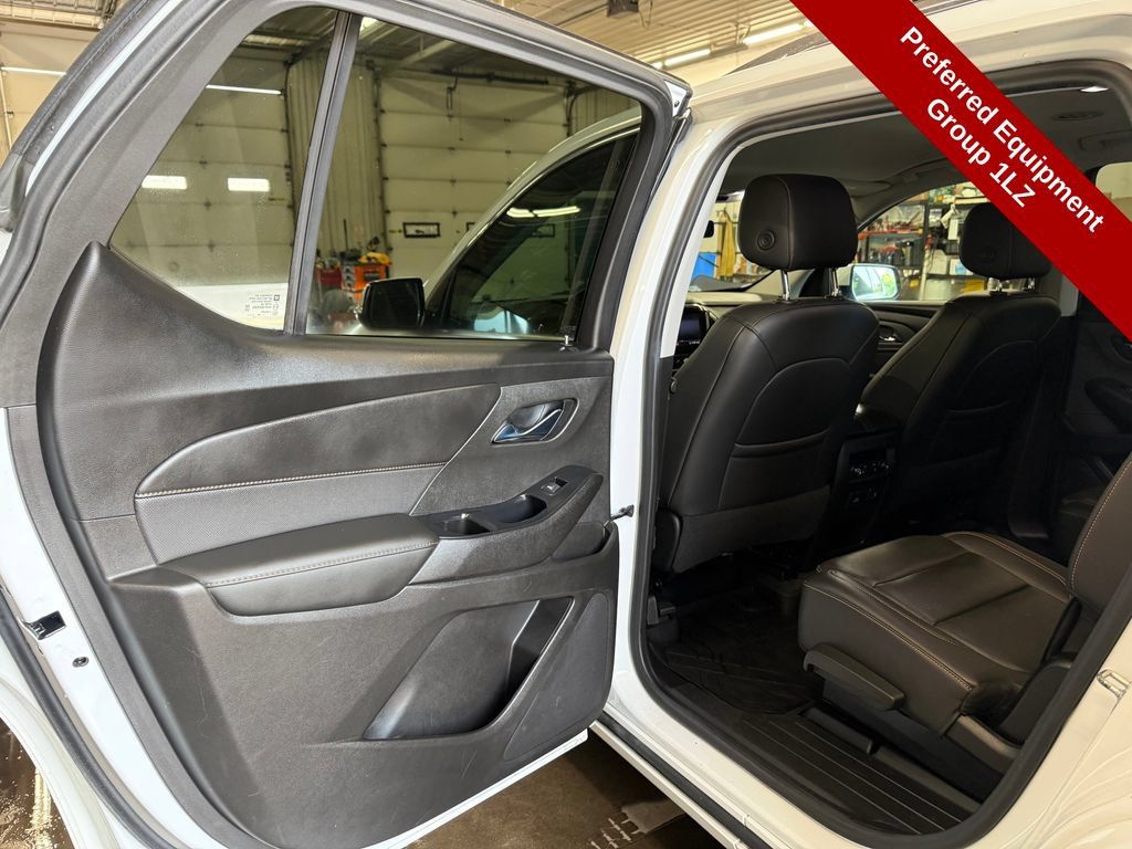 Used 2021 Chevrolet Traverse Premier w/ LPO, Floor Liner Package AWD/4WD image 31
