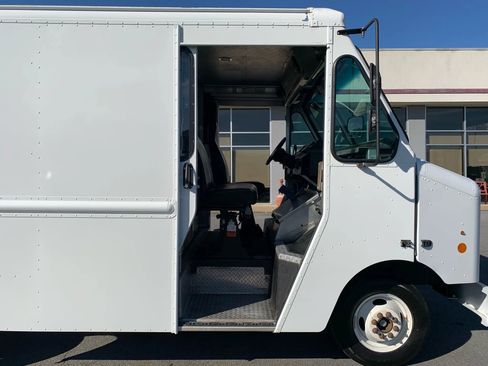 Used 2014 Ford E-350 and Econoline 350 XL w/ A/C Prep Package image 16