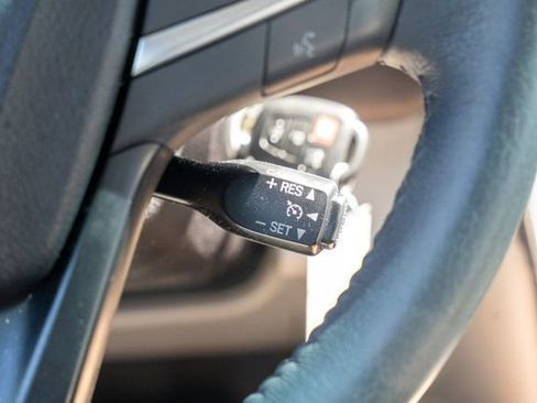 Used 2017 Toyota Camry XLE FWD image 25