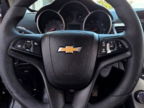 Used 2015 Chevrolet Cruze LT image 9