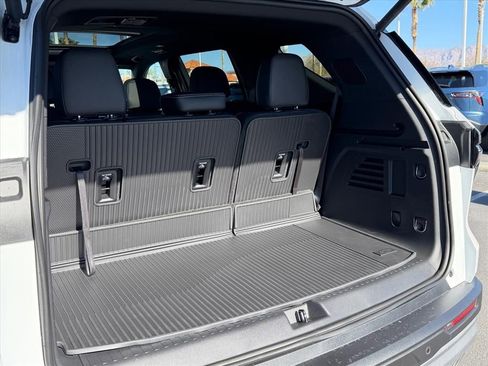 New 2026 Chevrolet Traverse LT w/ Sun and Wheel Package image 9