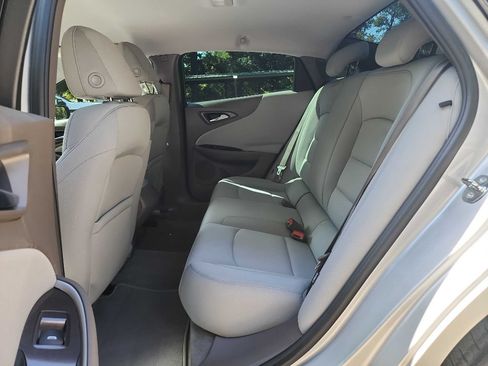 Used 2022 Chevrolet Malibu LS FWD image 29