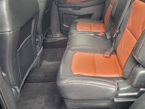 Used 2019 Ford Explorer XLT w/ Equipment Group 202A AWD/4WD image 34