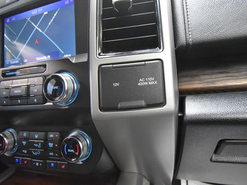 Used 2020 Ford F150 Lariat w/ Equipment Group 502A Luxury AWD/4WD image 23