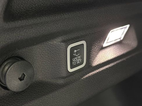 New 2025 Jeep Grand Cherokee L Laredo image 10