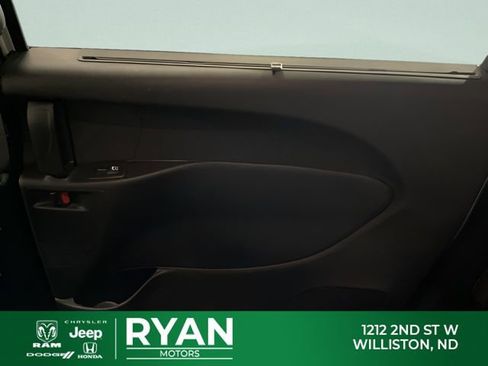 New 2026 Chrysler Pacifica Select AWD/4WD image 48