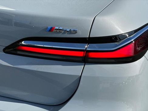 Used 2024 BMW i7 M70 image 26