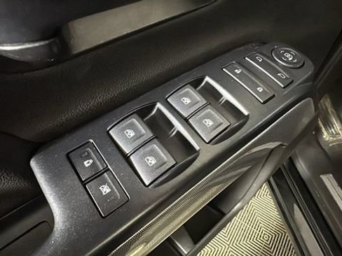 Used 2018 Chevrolet Silverado 1500 LT w/ All Star Edition AWD/4WD image 10
