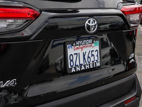 Used 2022 Toyota RAV4 XLE w/ Carpet Mat Package (TMS) AWD/4WD image 10