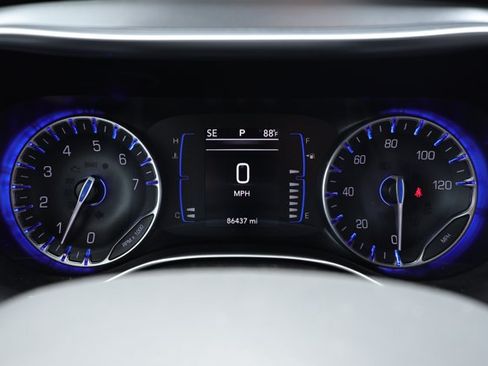 Used 2019 Chrysler Pacifica Touring Plus w/ S Appearance Package FWD image 7