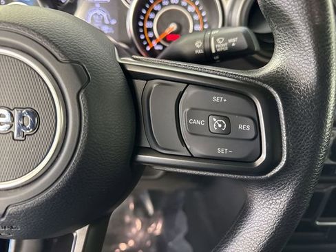 Used 2022 Jeep Gladiator Sport w/ Trailer Tow Package AWD/4WD image 12