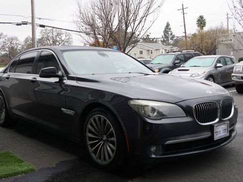 Used 2012 BMW 740Li image 9