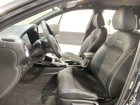 Used 2023 Kia Forte GT-Line image 11