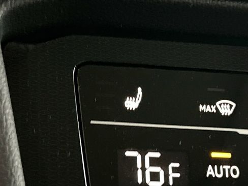 New 2026 Volkswagen Taos SE image 27