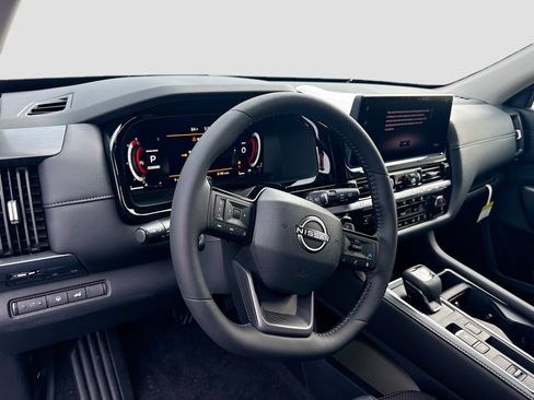 New 2026 Nissan Pathfinder SL FWD image 9