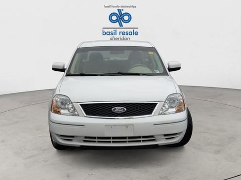 Used 2005 Ford Five Hundred SE image 9