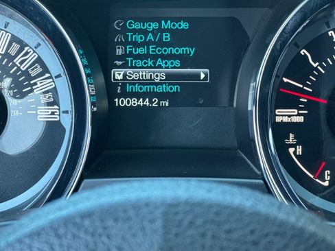 Used 2013 Ford Mustang Premium image 26