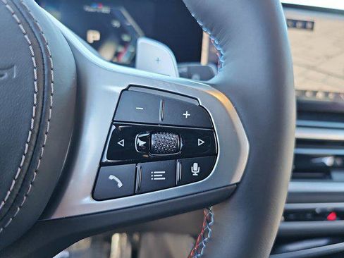 Used 2025 BMW X7 M60i image 20