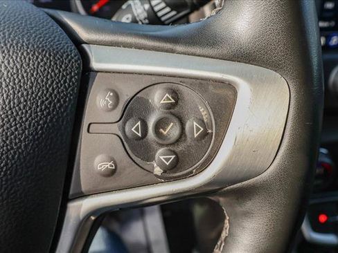 Used 2023 GMC Terrain SLT image 16