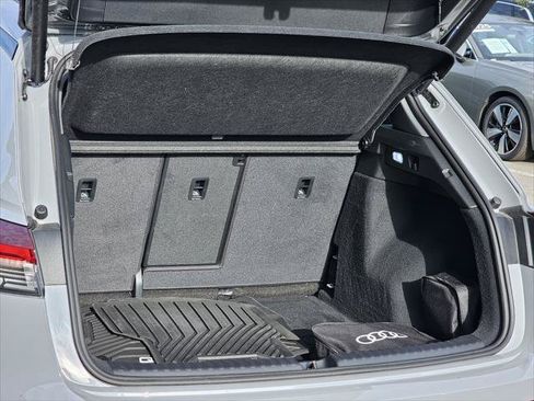 Used 2025 Audi Q4 e-tron Premium w/ Convenience Package AWD/4WD image 7