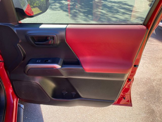 Used 2022 Toyota Tacoma SR5 w/ Technology Package RWD image 35