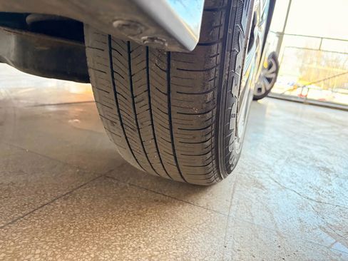 Used 2017 Toyota Prius Prime Premium image 41