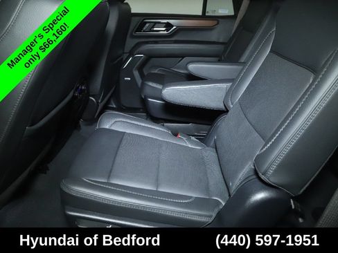 Used 2025 GMC Yukon Denali AWD/4WD image 17