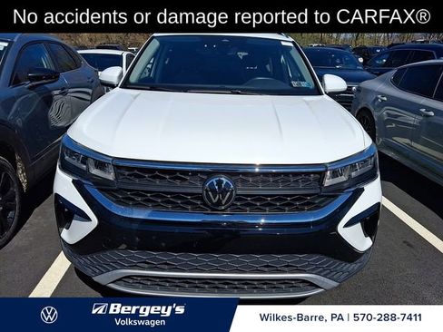 Certified 2023 Volkswagen Taos SE w/ Black Wheel Package AWD/4WD image 2
