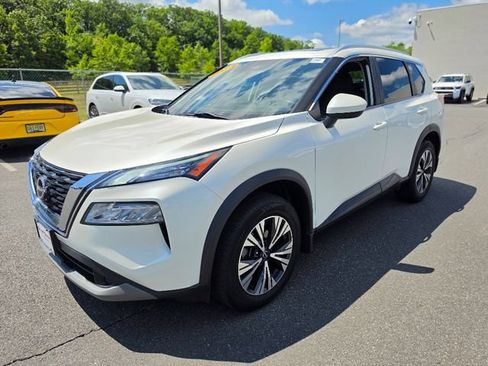 Used 2023 Nissan Rogue SV w/ SV Premium B Package AWD/4WD image 3