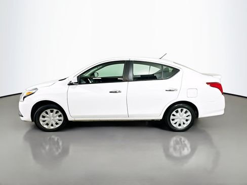 Used 2019 Nissan Versa SV FWD image 4