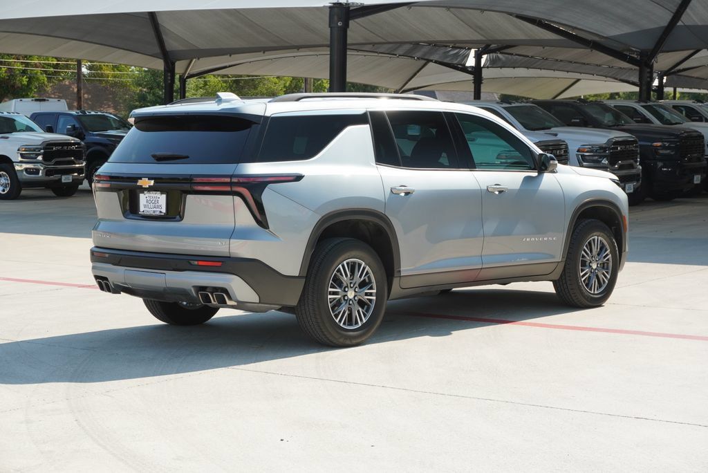 Used 2024 Chevrolet Traverse LT FWD image 5