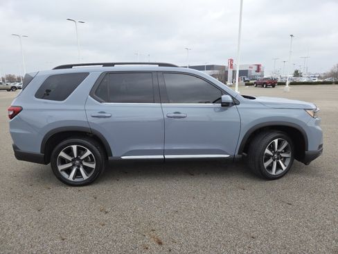 Used 2024 Honda Pilot Touring image 19