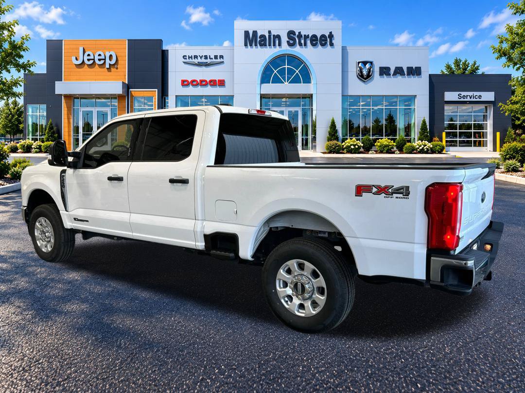 Used 2023 Ford F250 XLT w/ FX4 Off-Road Package AWD/4WD image 3