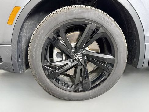 Used 2024 Volkswagen Tiguan SE R-Line AWD/4WD image 29