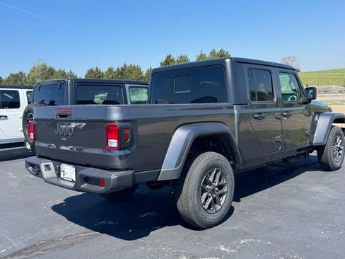 New 2026 Jeep Gladiator Sport image 3