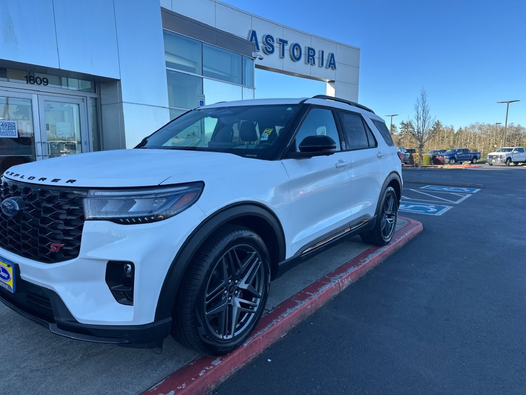Used 2025 Ford Explorer ST AWD/4WD image 8