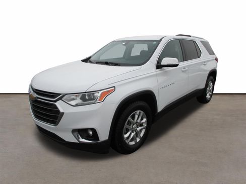 Used 2018 Chevrolet Traverse LT image 2