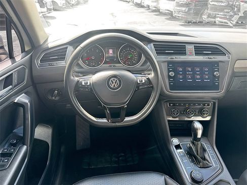 Used 2021 Volkswagen Tiguan SE image 22