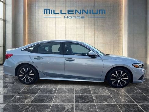 Used 2023 Honda Civic EX image 6