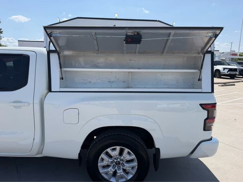 Used 2022 Nissan Frontier SV w/ Technology Package RWD image 17