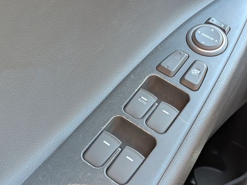 Used 2011 Hyundai Sonata GLS FWD image 21