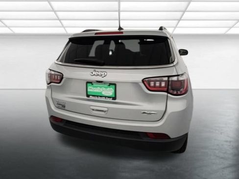 Used 2024 Jeep Compass Latitude AWD/4WD image 7