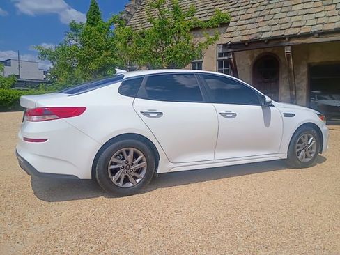 Used 2020 Kia Optima LX FWD image 11
