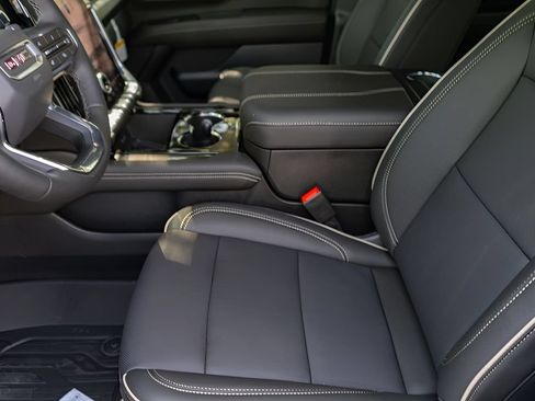 New 2026 GMC Yukon XL Elevation w/ Elevation Premium Package AWD/4WD image 9