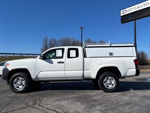 Used 2022 Toyota Tacoma SR image 6