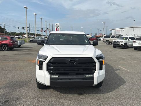 Used 2025 Toyota Tundra SR5 w/ SR5 Convenience Package AWD/4WD image 5