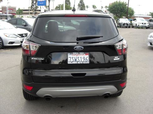 Used 2017 Ford Escape SE w/ Equipment Group 201A FWD image 12
