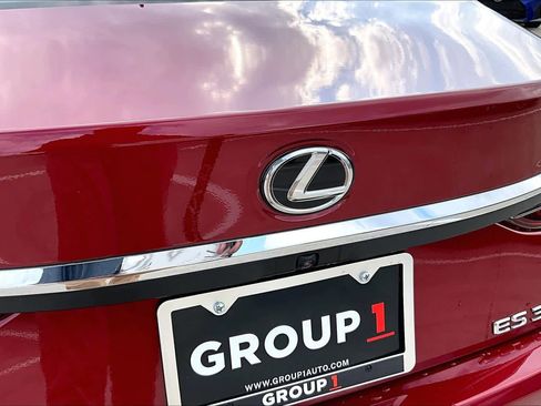 Certified 2025 Lexus ES 350 w/ Premium Package image 31