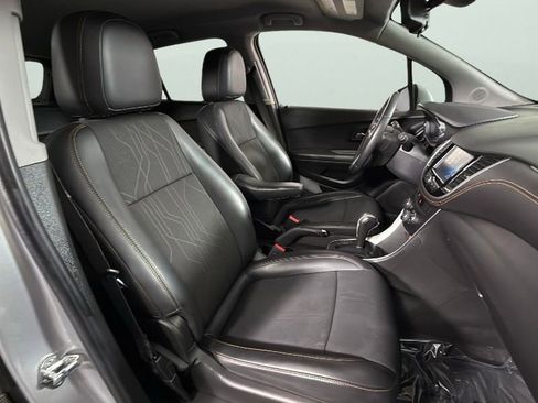 Used 2017 Chevrolet Trax LT w/ LT Convenience Package image 31
