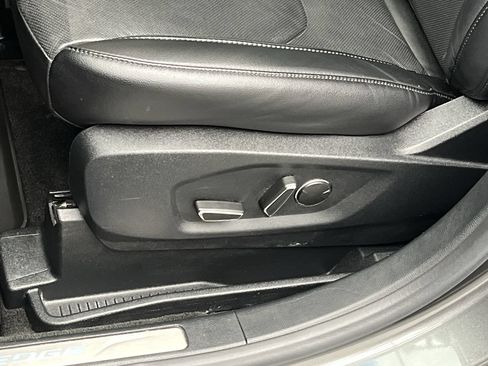 Certified 2019 Ford Edge Titanium w/ Equipment Group 301A FWD image 12